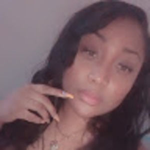 Meet your Posher, Leona